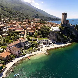 **** Отель Castello Front Италия